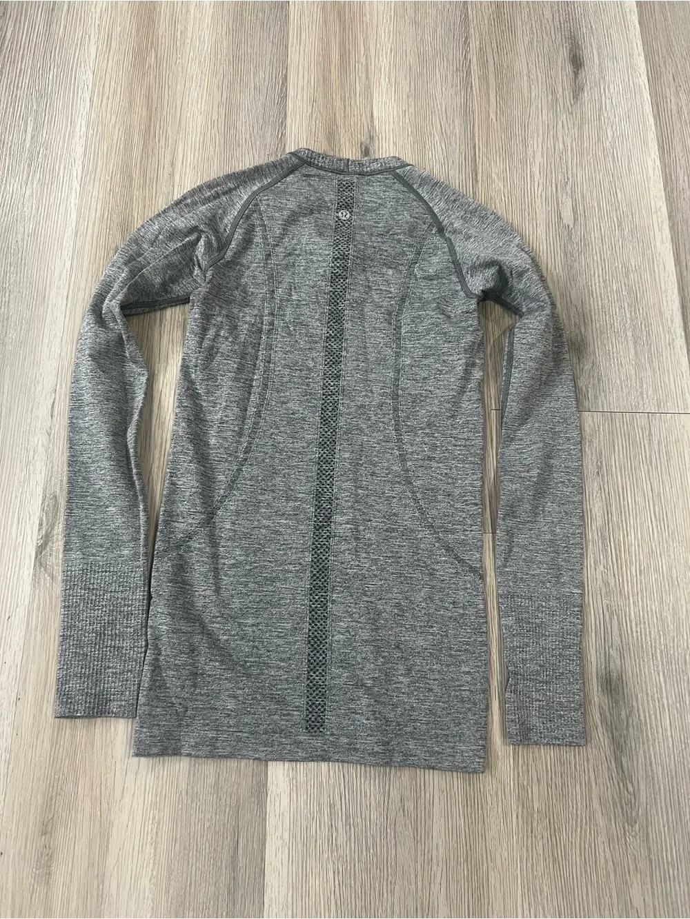 lululemon athletica Heather Grey Long-Sleeve Seamless Performance Top